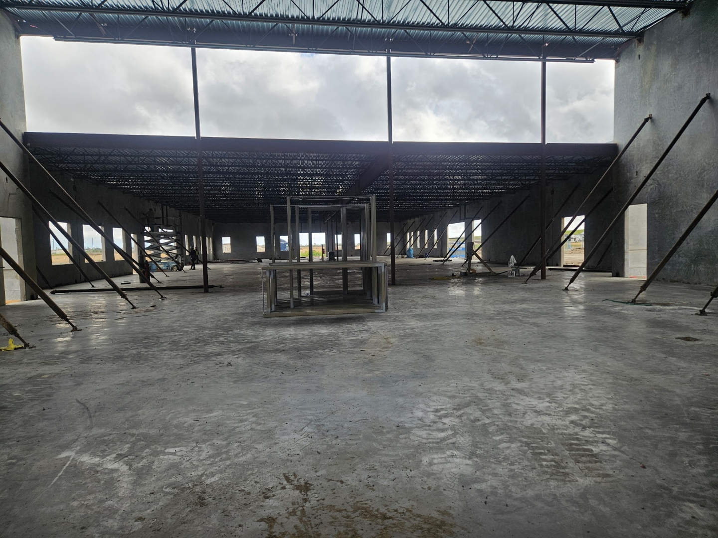 Tilt wall building erection